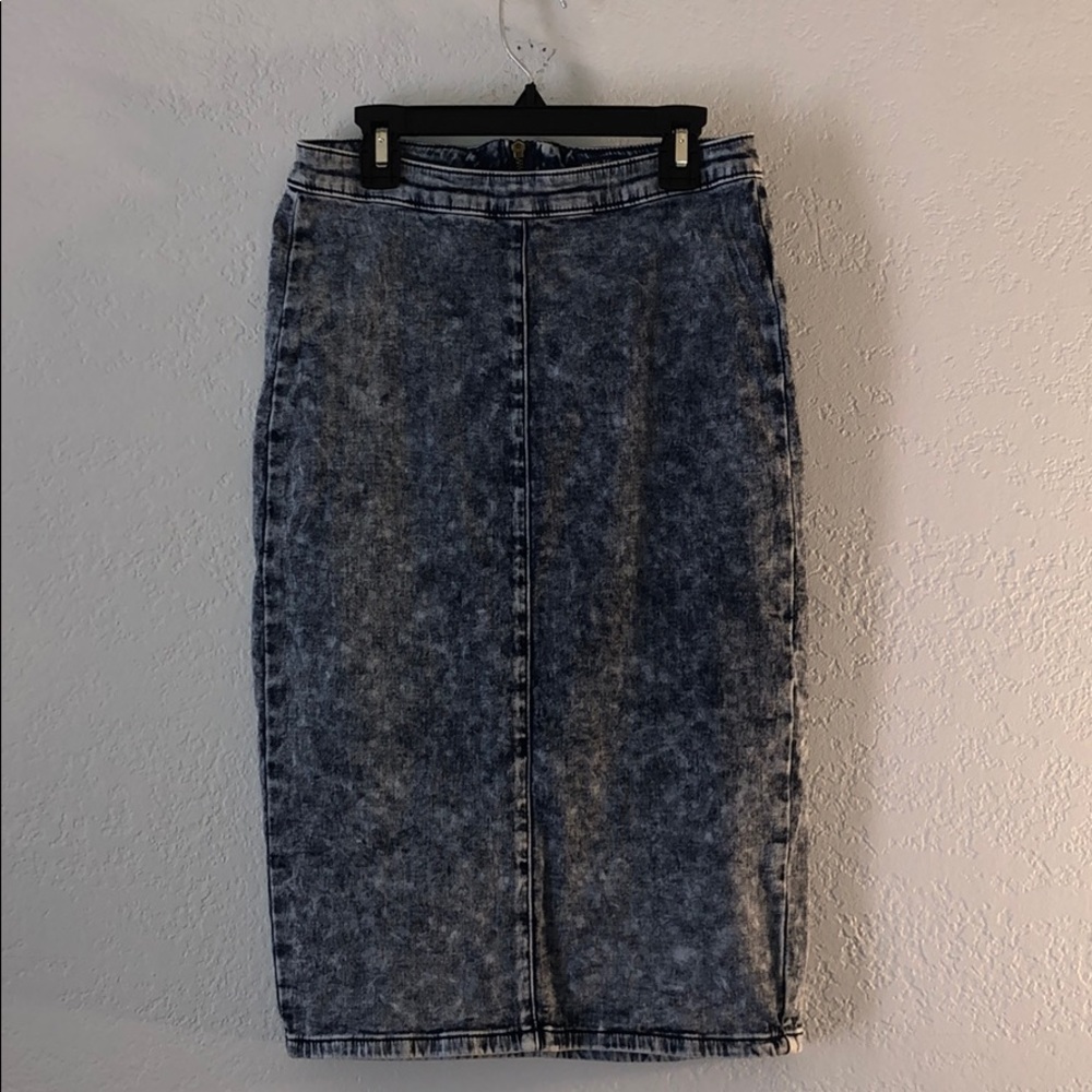 Acid Wash Pencil Denim Skirt by IRIS jeans
